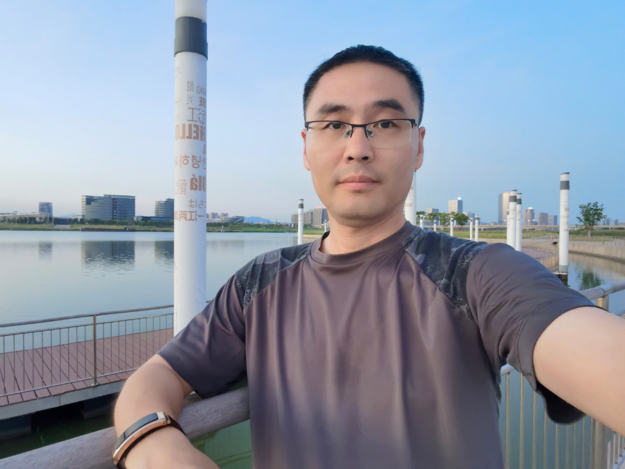 2022年度pa电子医药金鹰奋斗者——汤  旗